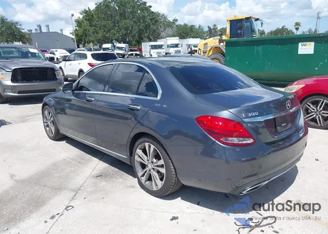 2015 Mercedes-Benz C 300 Luxury/Sport из США, поврежденный, VIN 55SWF4JB3FU092455
